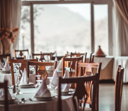 Menu na różnego typu uroczystości – na co warto się zdecydować?